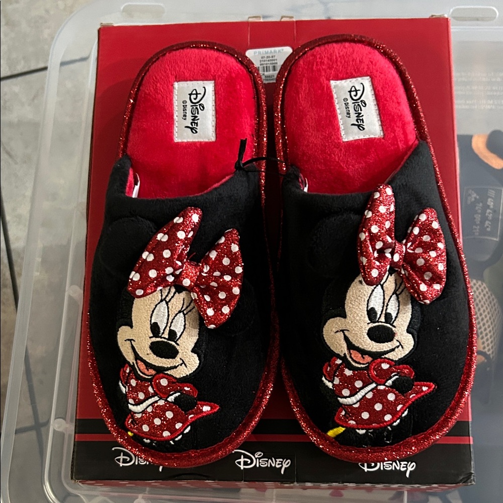 Disney Minnie Mouse Kids Slippers - Black and Red Polka Dot